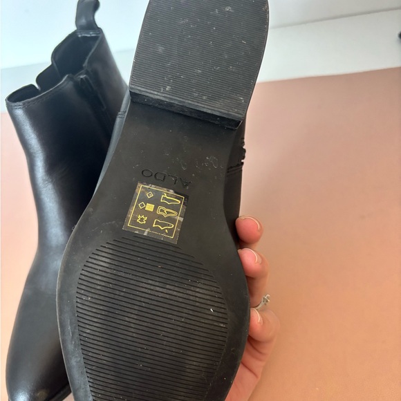 Aldo Women's Leather Chelsea Boot - Black size 7 - Picture 3 of 4